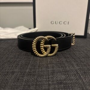 Gucci Women's Belt in Black with Gold GG Buckle